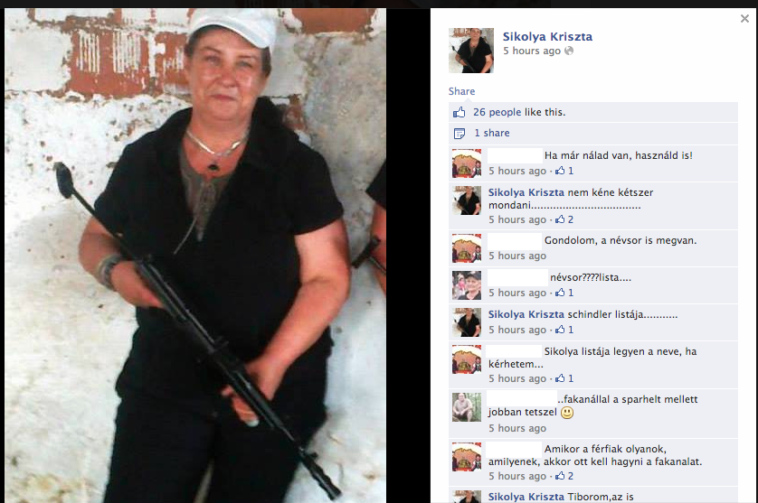 Ez a kedves fegyveres néni szervezi az Alföldi-ellenes tüntetést