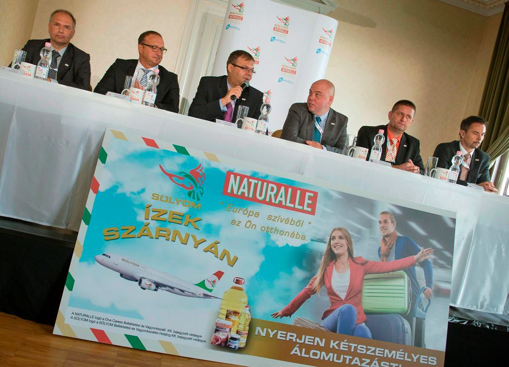 Illustration for article titled Mire kettőt fordultunk már meg is érkezett a Sólyom-vibrátor