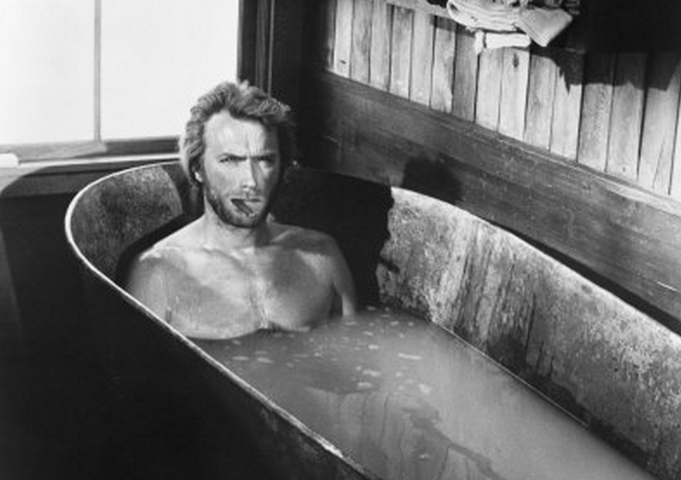 Illustration for article titled Lányok, figyelem! Clint Eastwood újra szingli