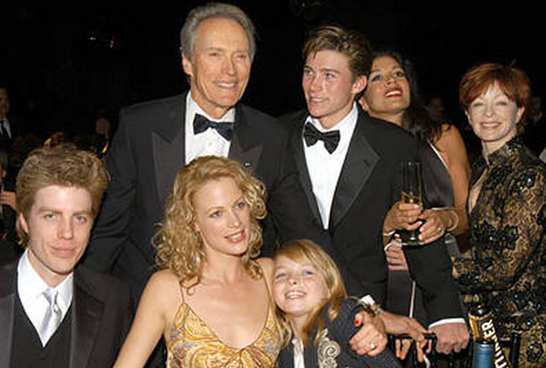 Illustration for article titled Lányok, figyelem! Clint Eastwood újra szingli