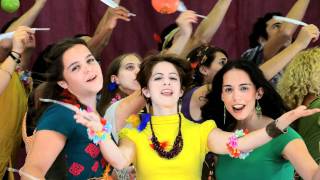 Máris kiszivárgott a DK héber-angol kampánydala