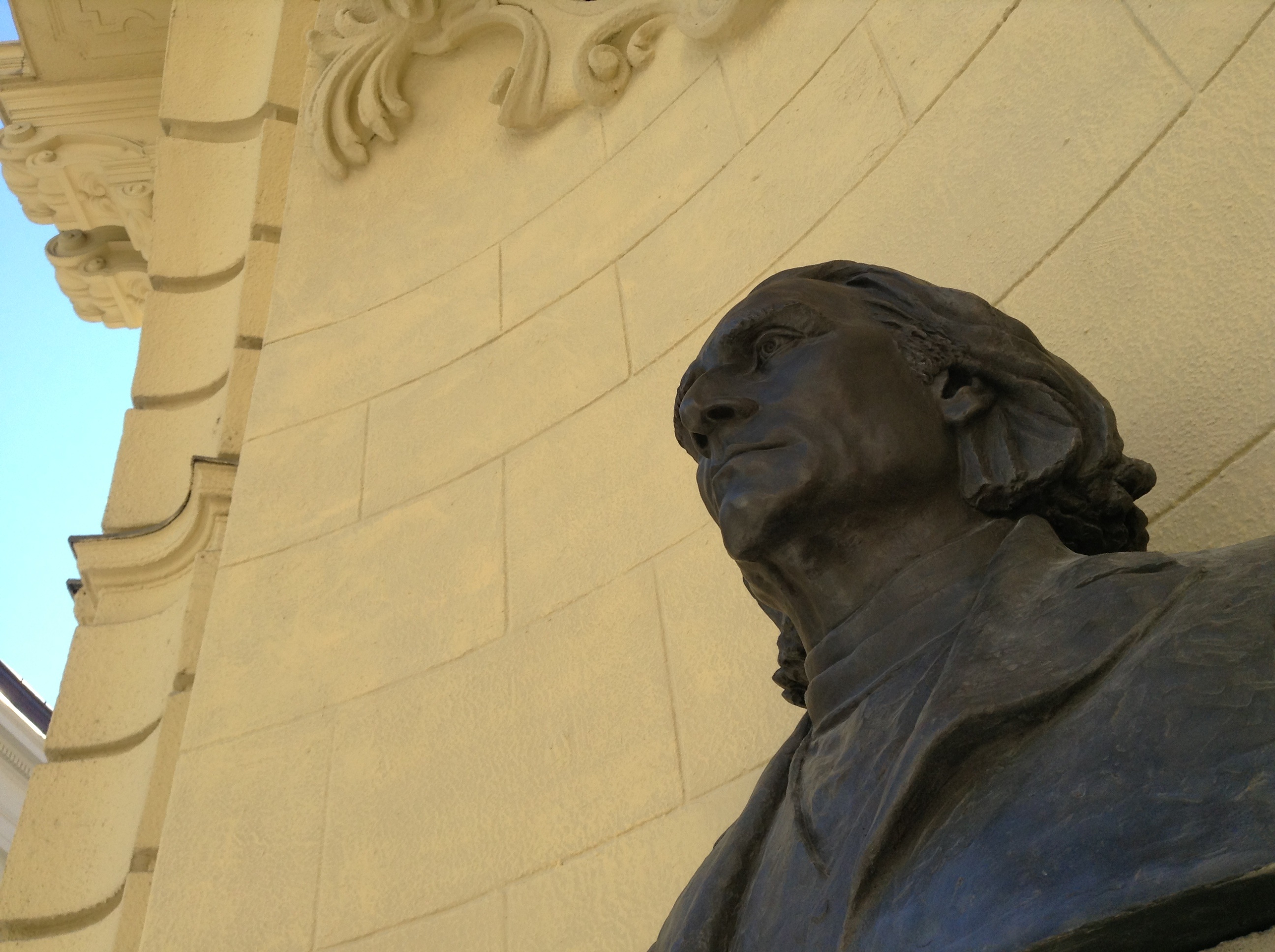 Liszt Ferencre cserélték a barokk munkásőrszobrot