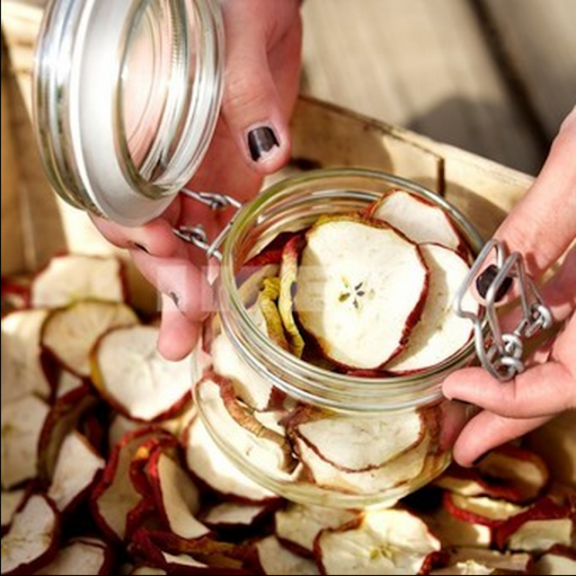 Gusztustalan körömmel reklámoz az IKEA