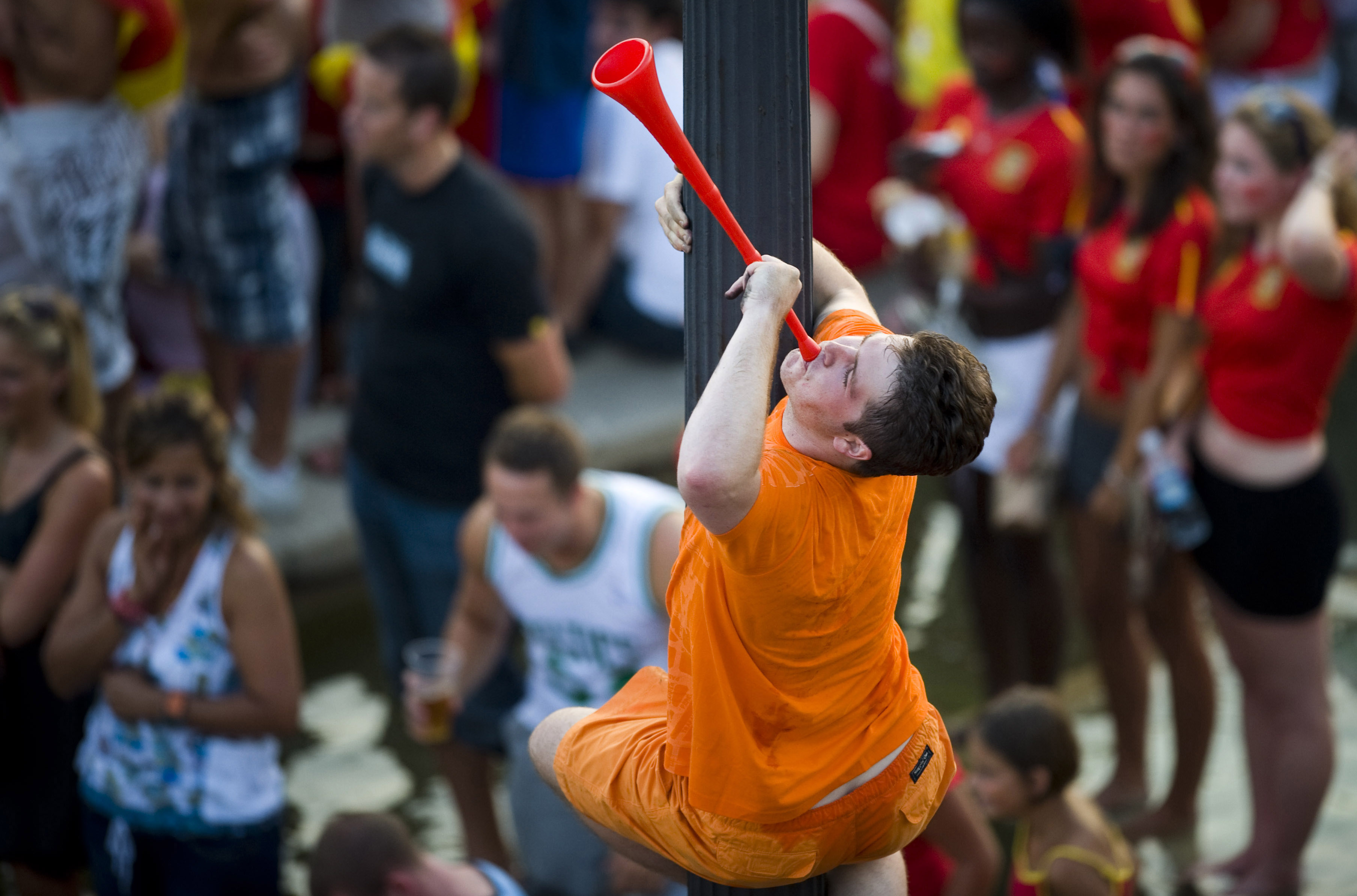 Túl a Waka Wakán - létezik egyáltalán hallgatható vébéinduló?