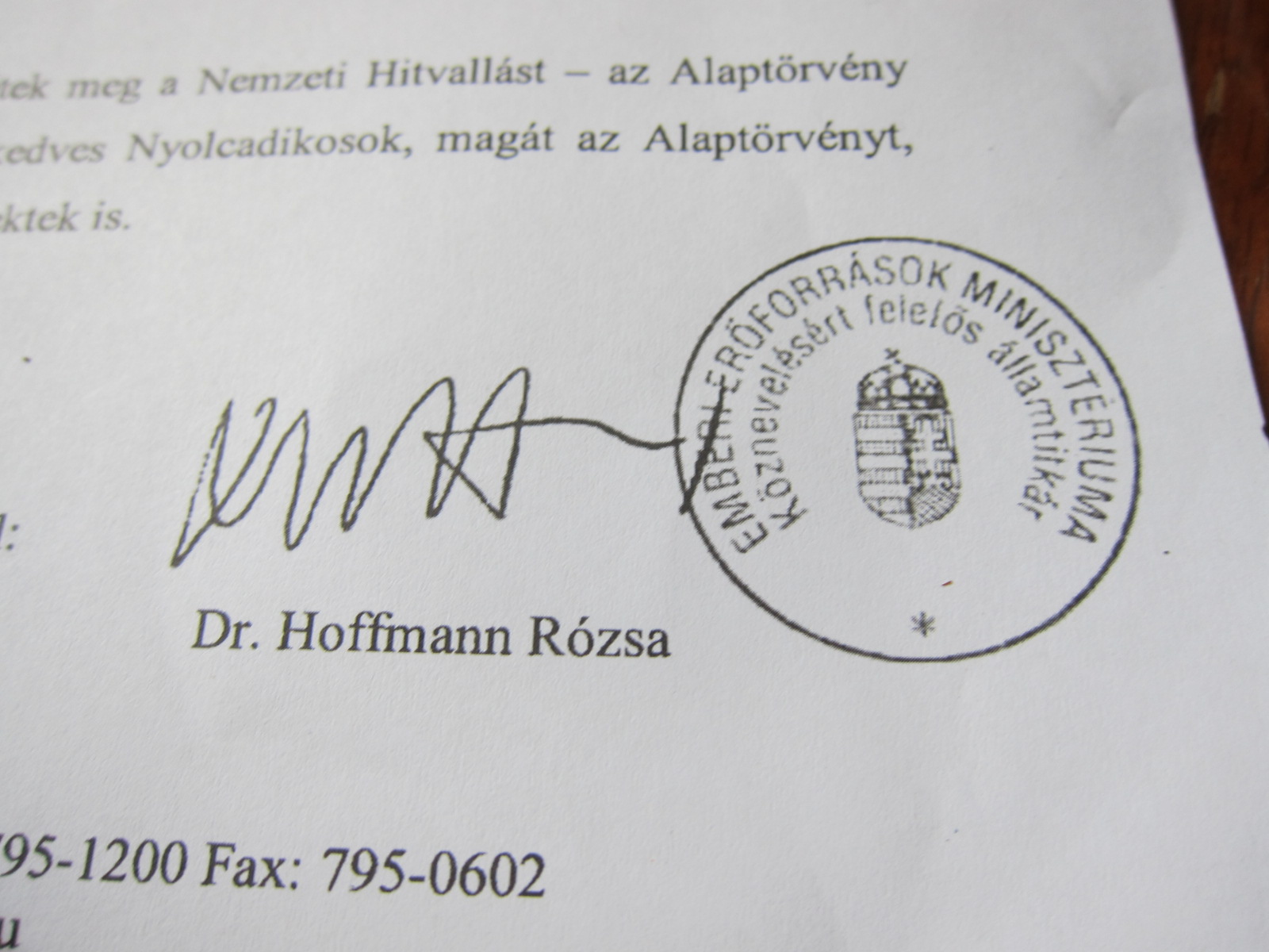 Illustration for article titled Levelet kapott a gyerek Hoffmann Rózsától!