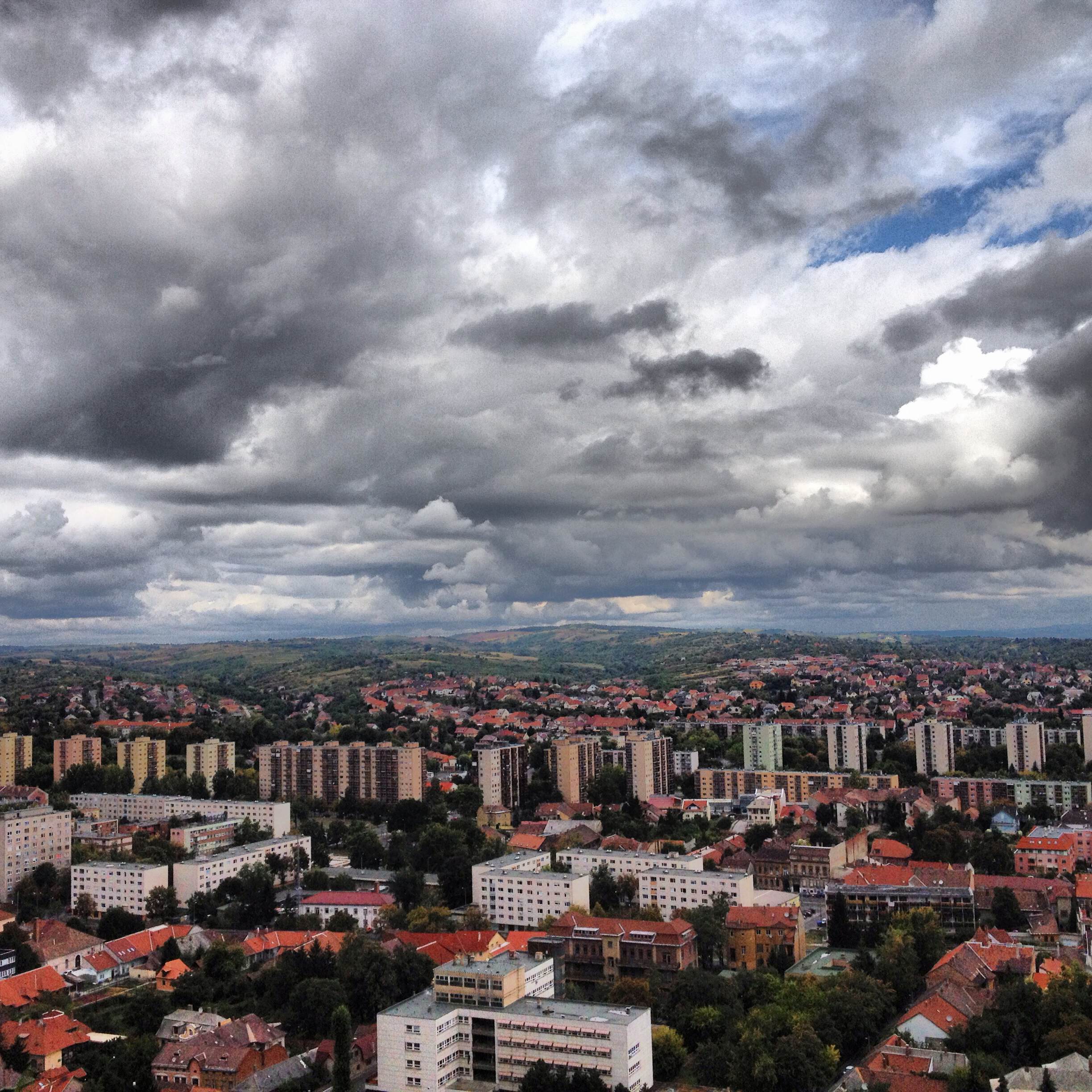 Illustration for article titled Elmentem partizni Miskolc titkos bulinegyedébe