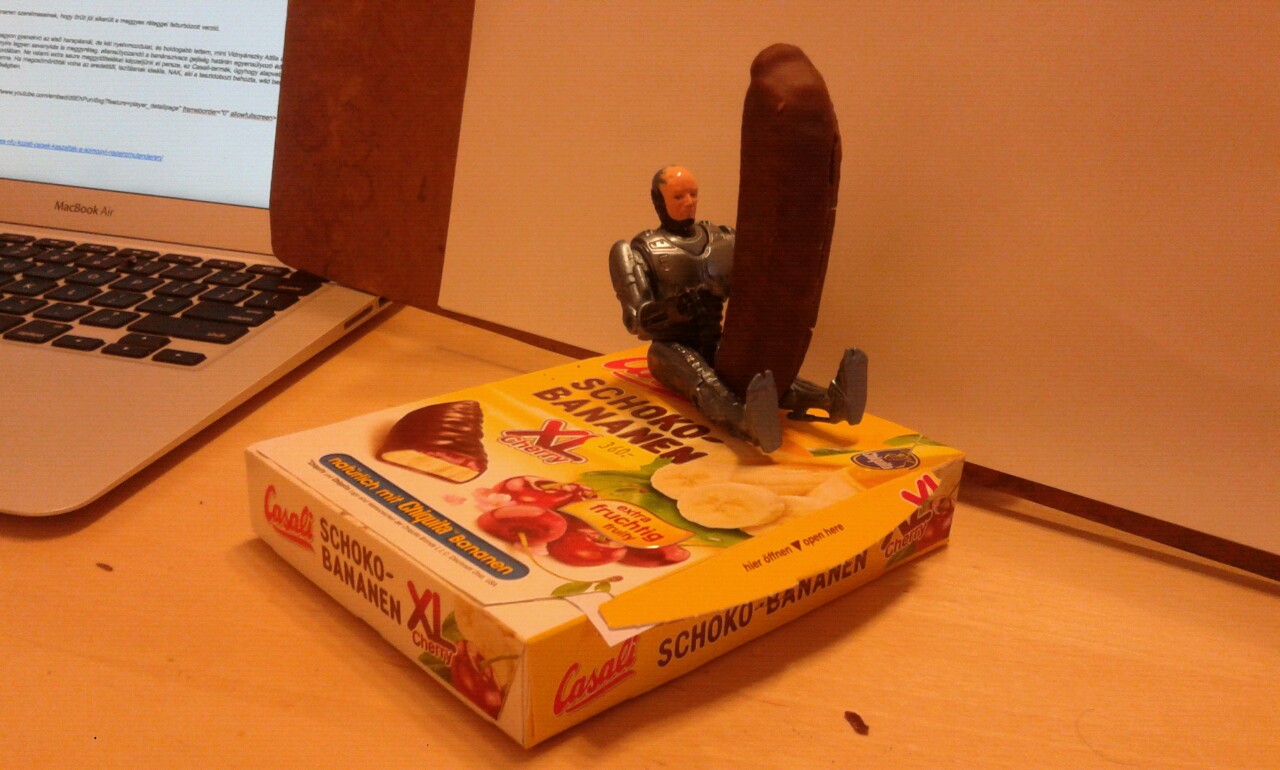 Baromi jó a meggyes csokibanán, dögkúton készül a vagdalthús