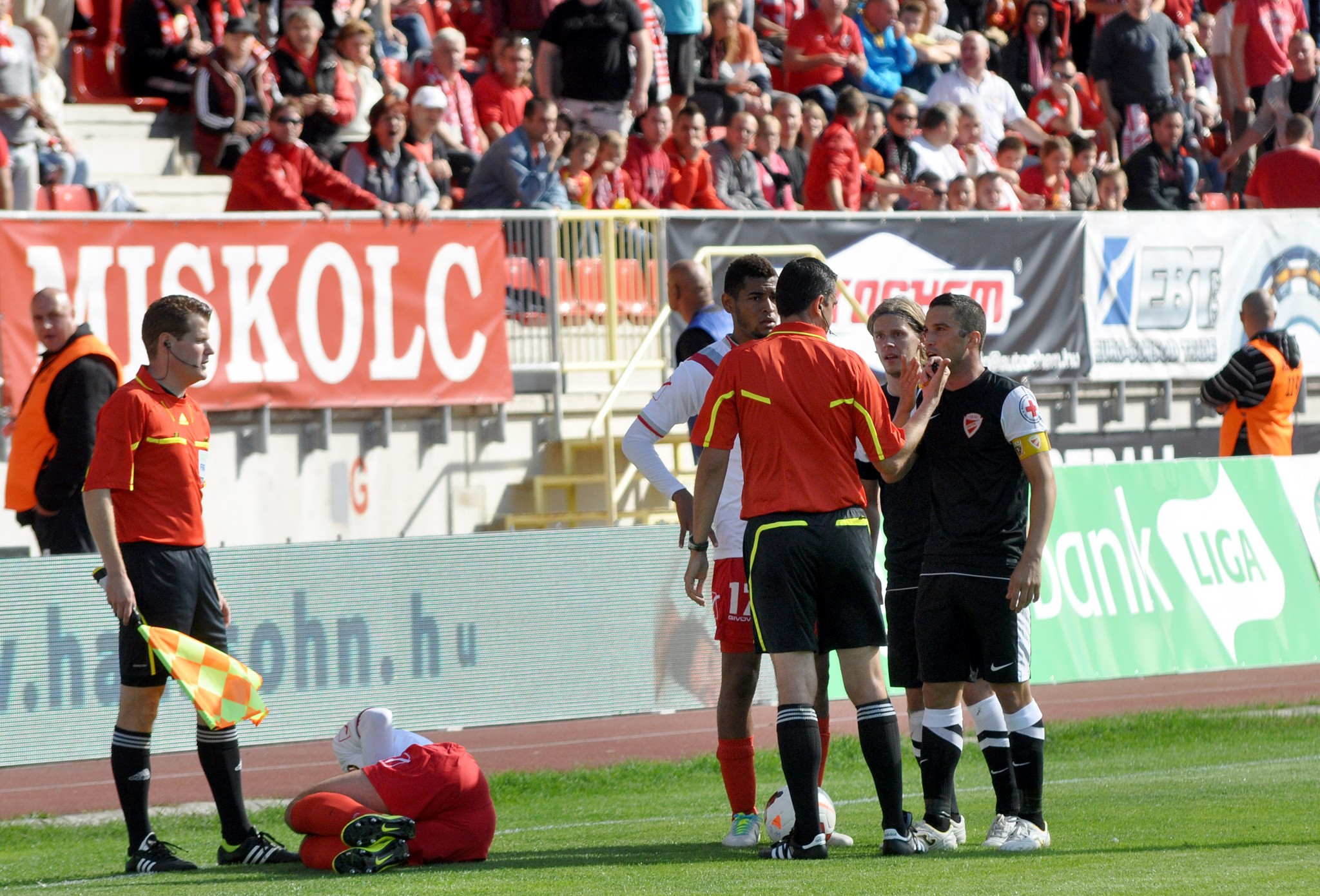 Megbotránkoztató, gyalázkodó rigmusokat kiabáltam egy focimeccsen
