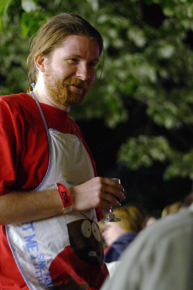 Illustration for article titled A 444-eseknek még a pisilés sem megy Uj Péter nélkül