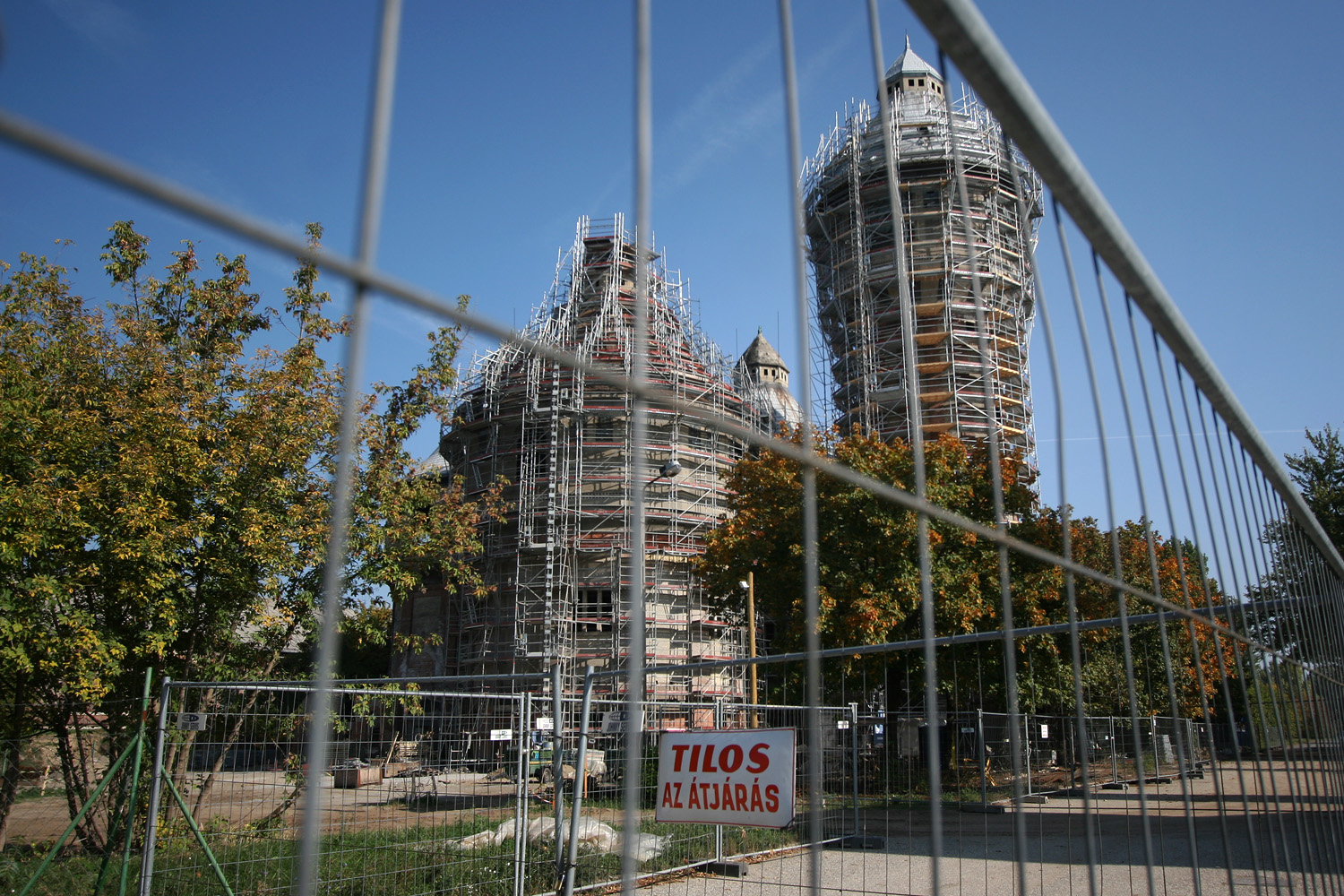 Illustration for article titled Éljen! Kevésbé bűzlik a gázgyár, mint hét éve!