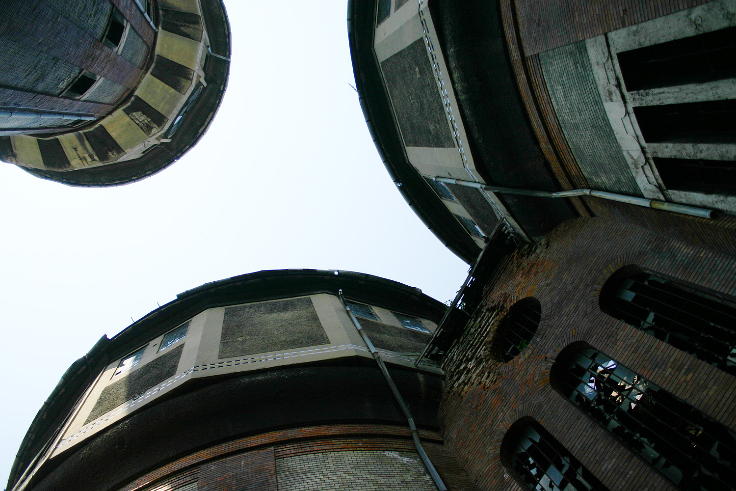 Illustration for article titled Éljen! Kevésbé bűzlik a gázgyár, mint hét éve!