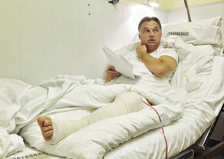 Megműtötték Orbán bal térdét, a foci lehet a ludas