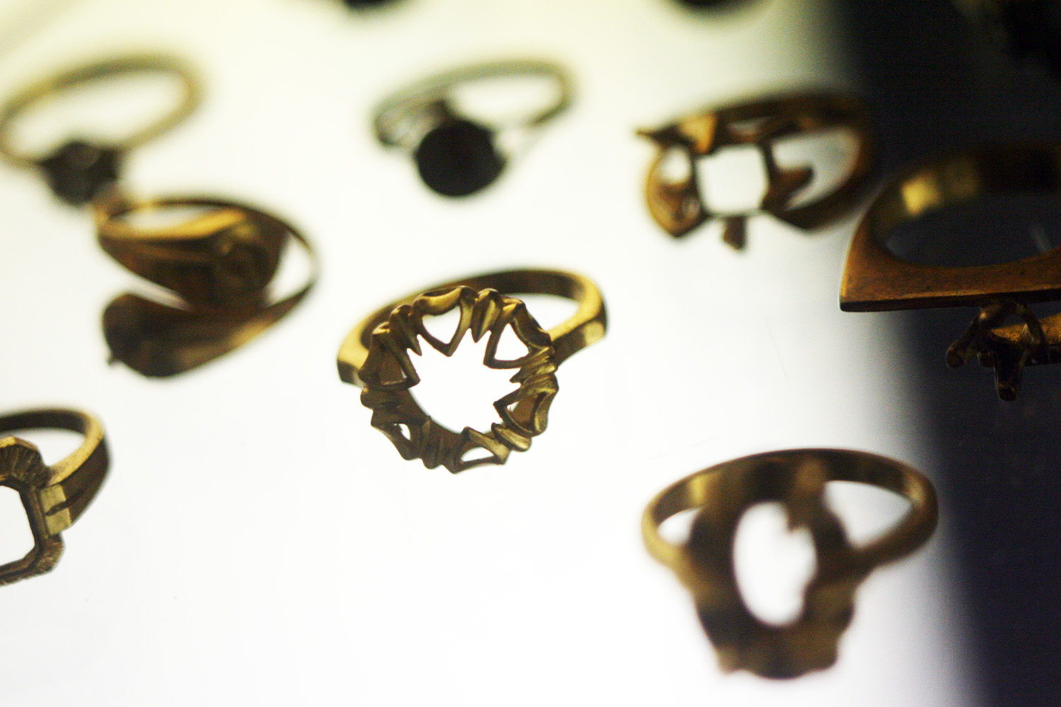 Illustration for article titled A gyűrűbuziknak se minden papsajt