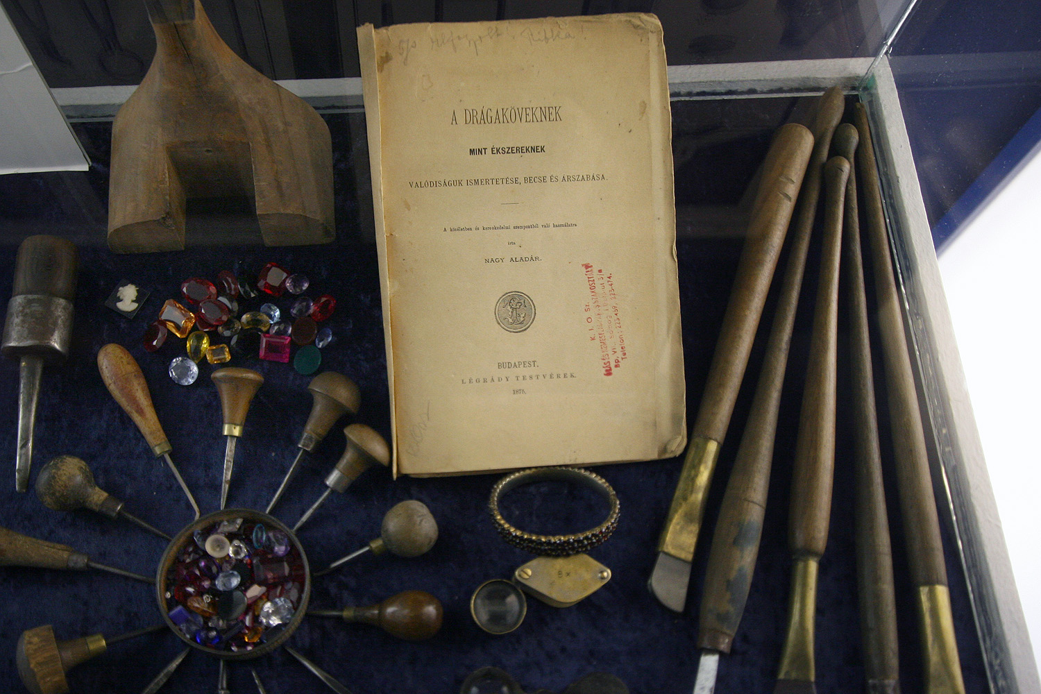 Illustration for article titled A gyűrűbuziknak se minden papsajt