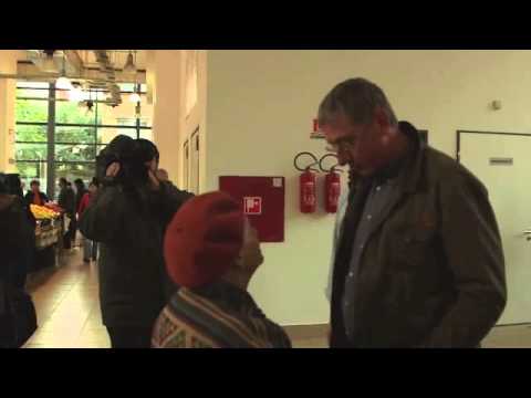 Gyurcsány Ferenc pillanatok alatt lerendezi az elé taszított nénit