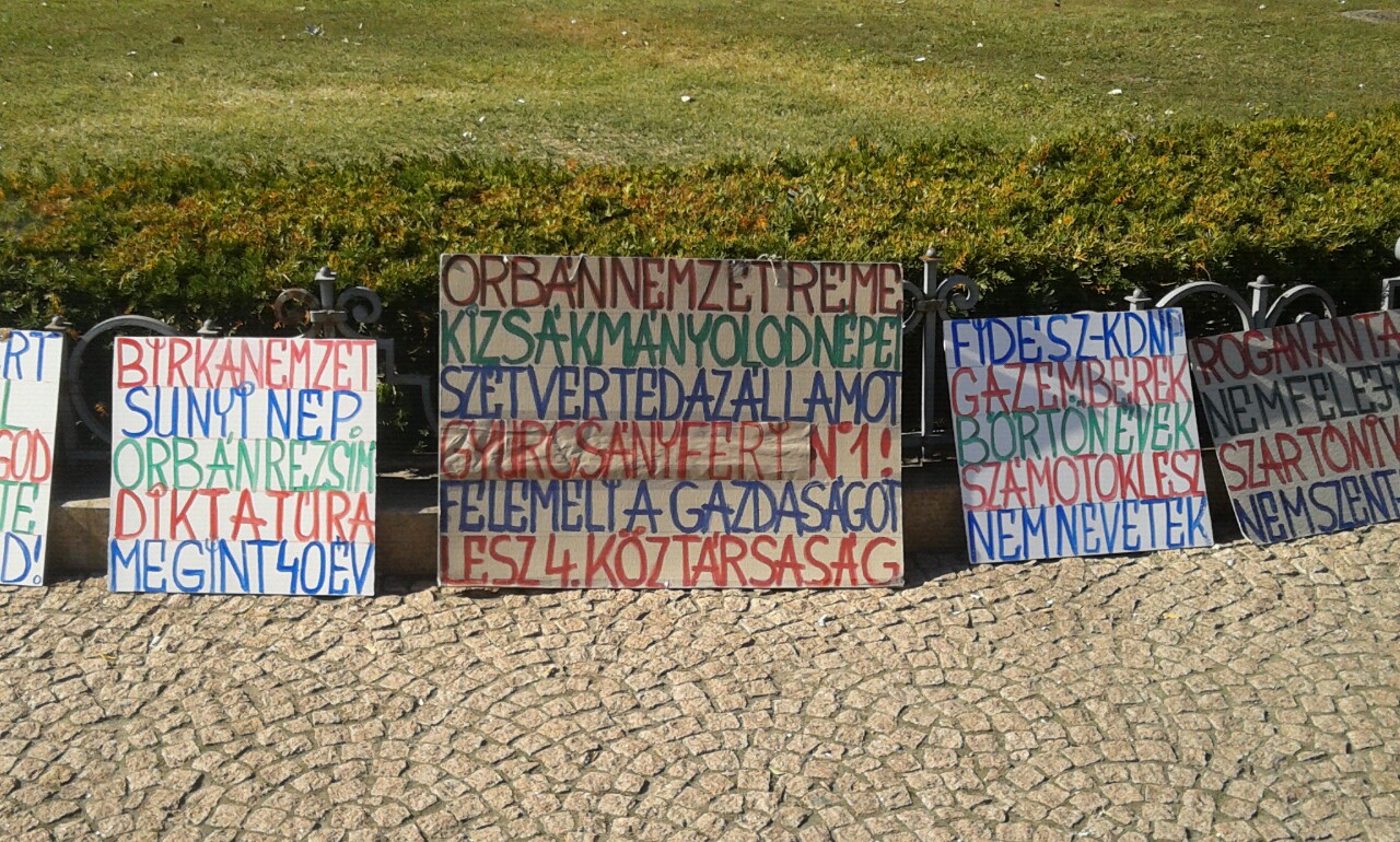 Rogán Antal nem felejtünk / Szar Tóni vagy / Nem Szent Antal