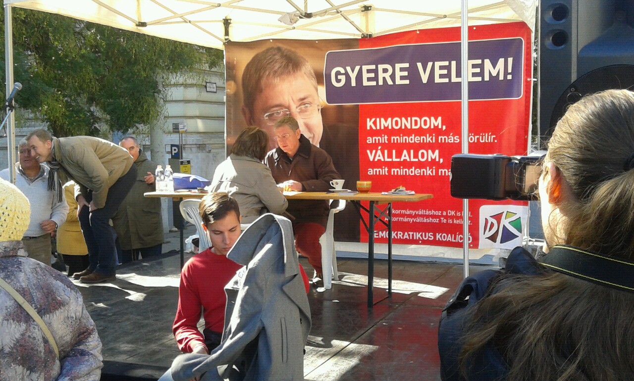 Illustration for article titled Rogán Antal nem felejtünk / Szar Tóni vagy / Nem Szent Antal