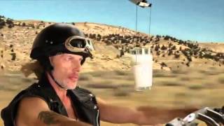 15 másodperces reklám a tejről. Semmi értelme, de nagyon ott van!