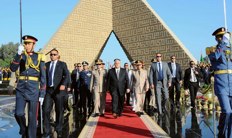 Illustration for article titled 51-en haltak meg tegnap Egyiptomban az utcákon