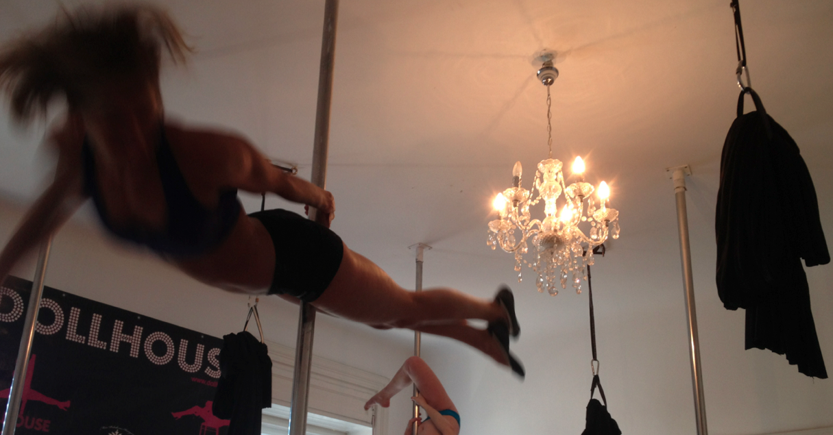 Engem azért fizetnek, hogy rúdtáncosokat bámuljak