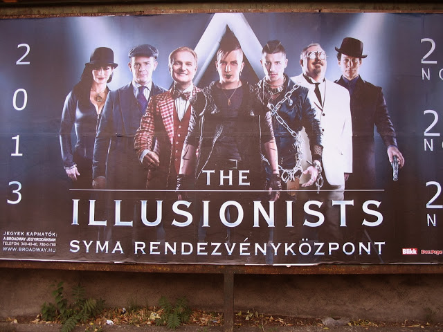 A legbrutálisabb női kéz a pesti óriásplakátokon