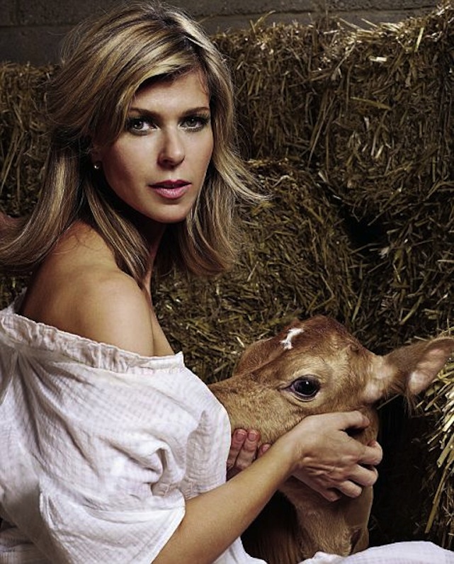 Illustration for article titled Újra posztolhatsz lefejezést a Facebookra, szoptatást nem