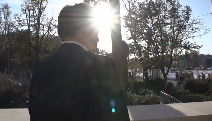 Illustration for article titled Egymillió angyal járult Orbán Viktor színe elé