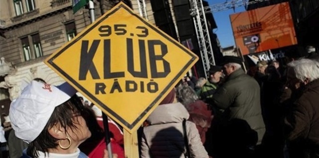 Ezt a "szabad magyar médiát" kéne megmentenie a Nyugatnak?