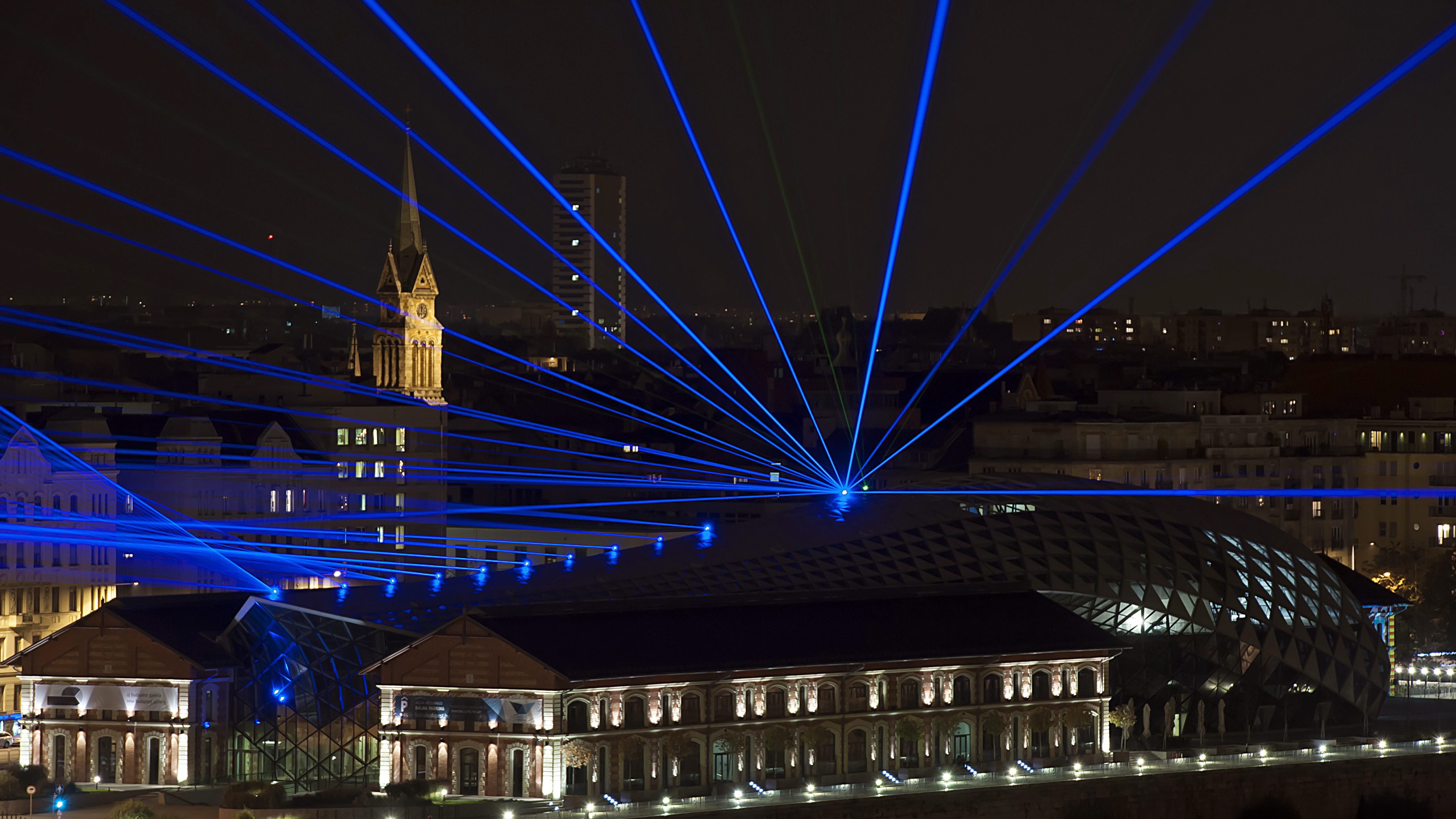 Leállítják a Bálna lézerfényét, hála a jó istennek