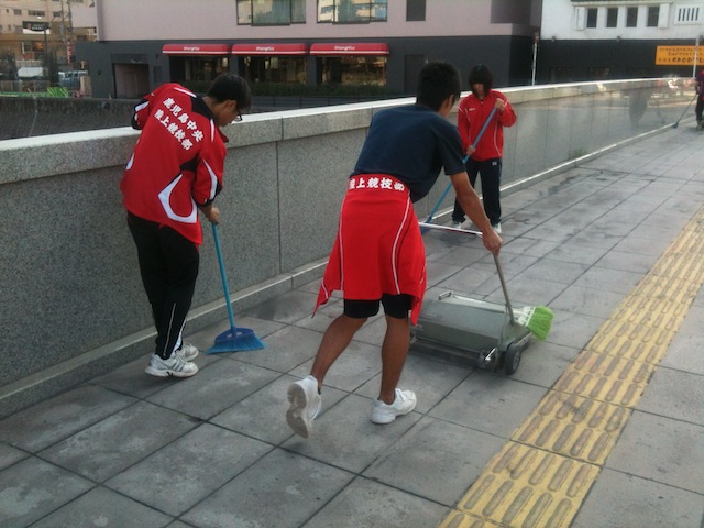 Illustration for article titled Lementem a közértbe és kitört a vulkán