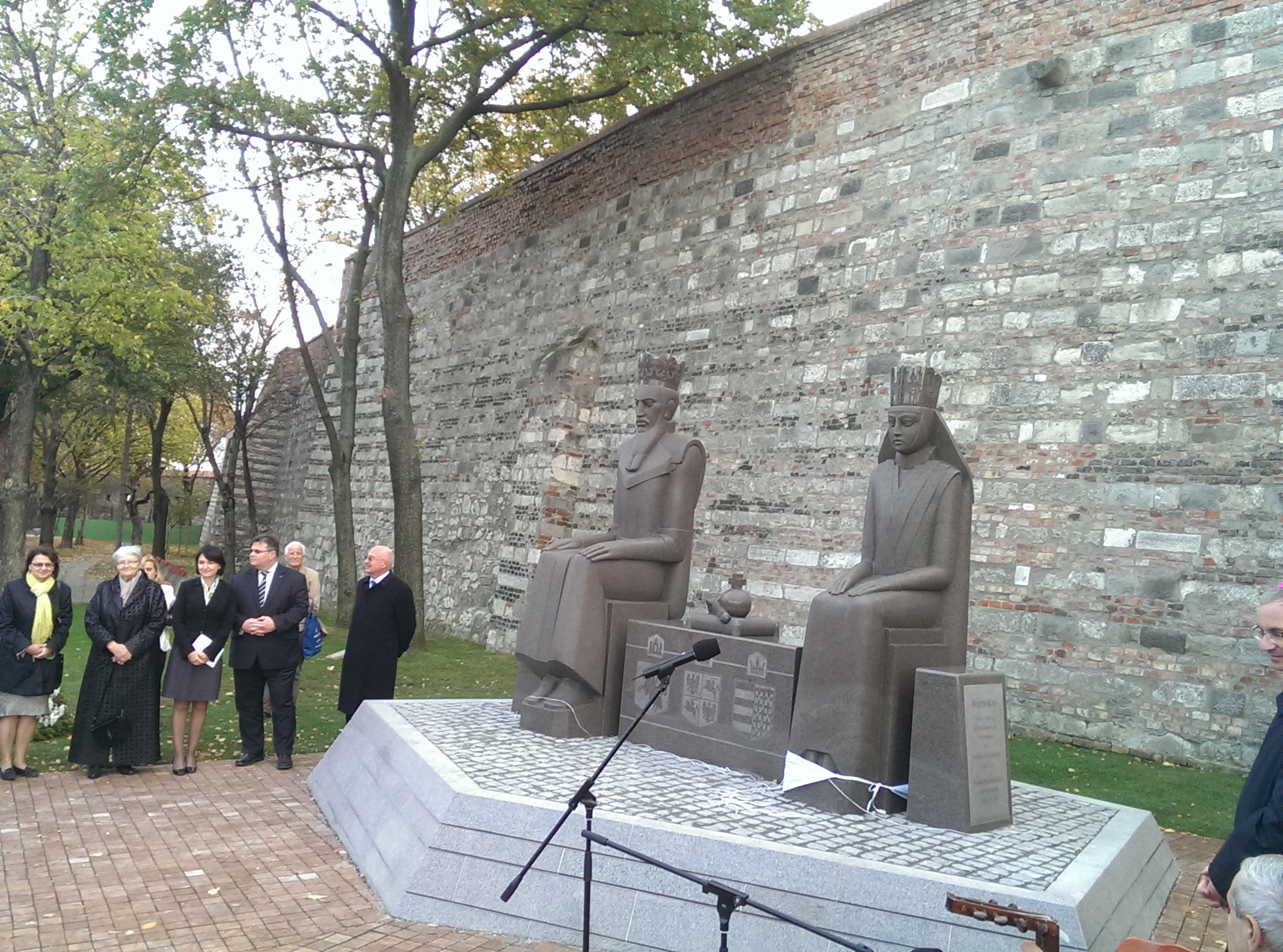 Illustration for article titled Éljen a közép-európai identitás!