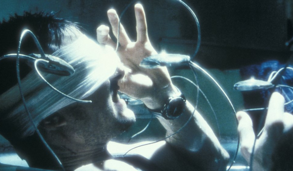 Rémisztő sci-fi technikával fog hirdetni a Tesco