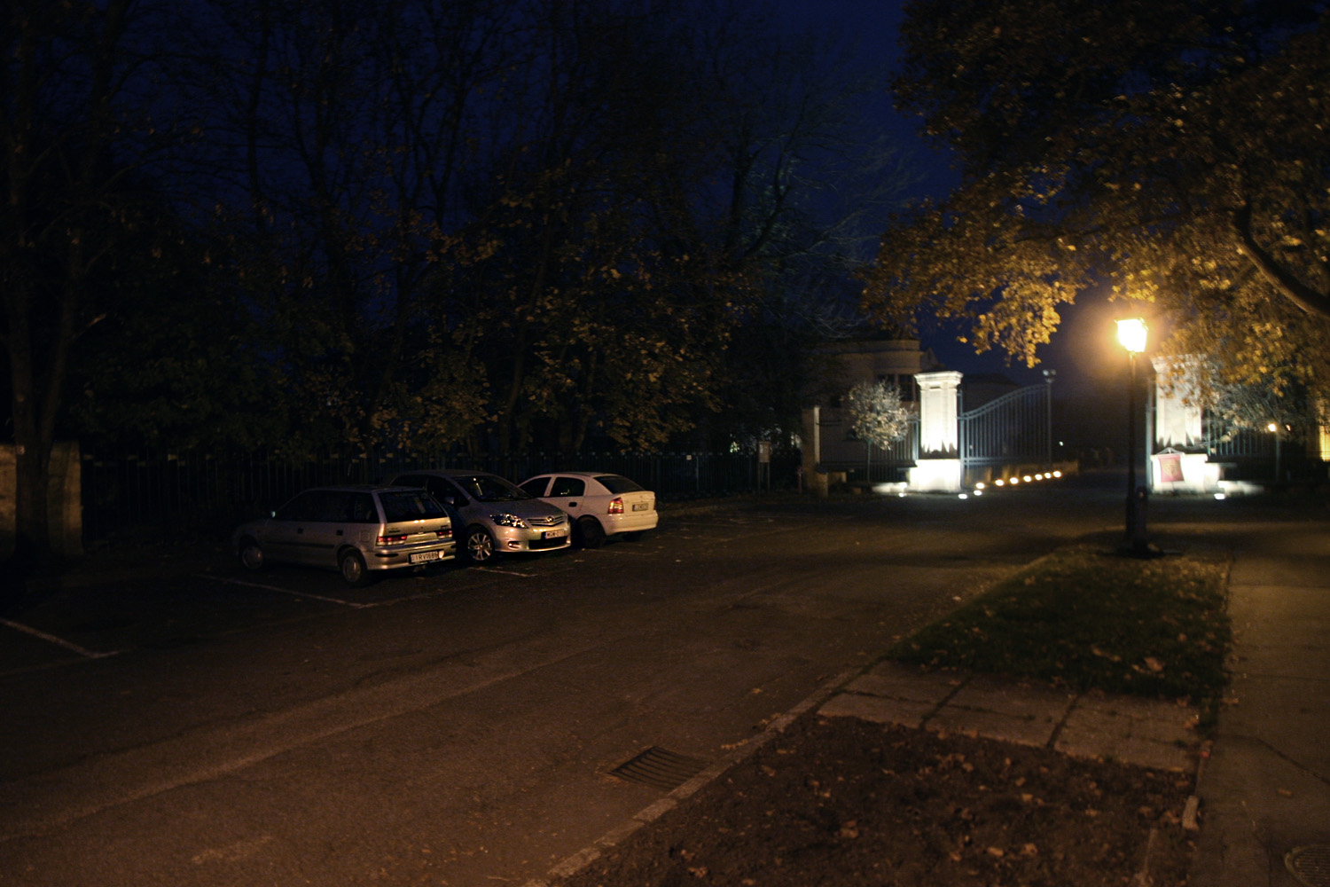 Illustration for article titled Így parkol ma a sárospataki vár ura