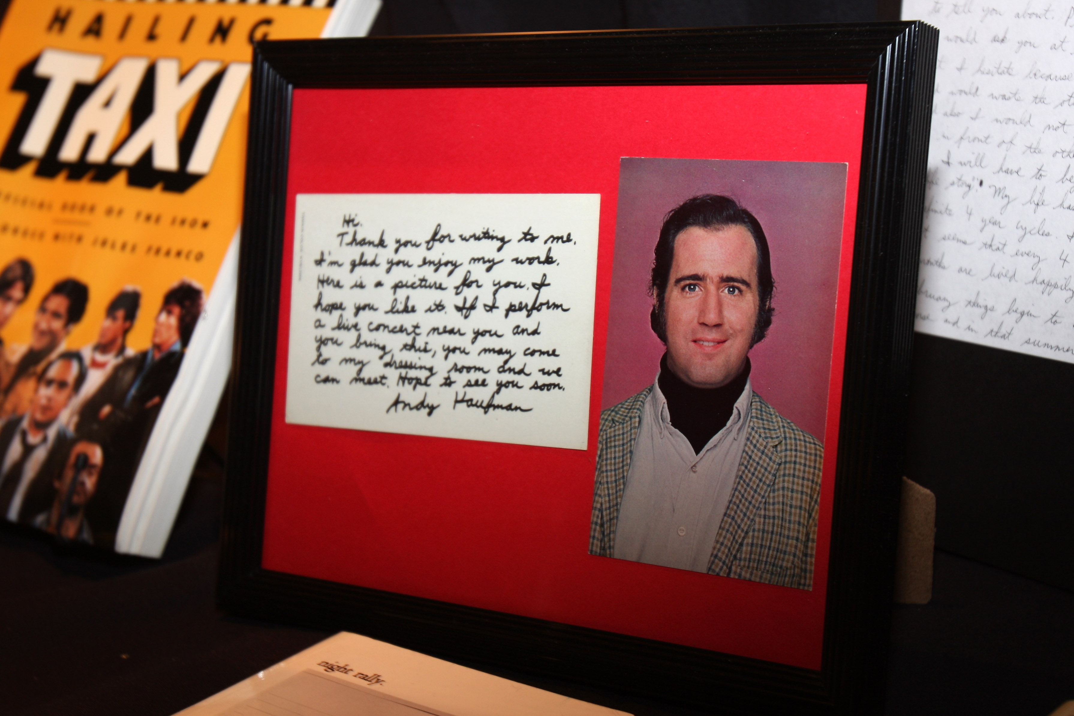Életjelet adott magáról a 29 évig halottnak hitt Andy Kaufman