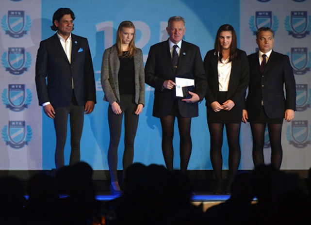 Illustration for article titled Tudta-e Ön, hogy Orbán Viktor egy libás?