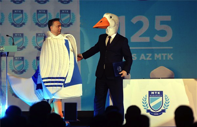 Illustration for article titled Tudta-e Ön, hogy Orbán Viktor egy libás?