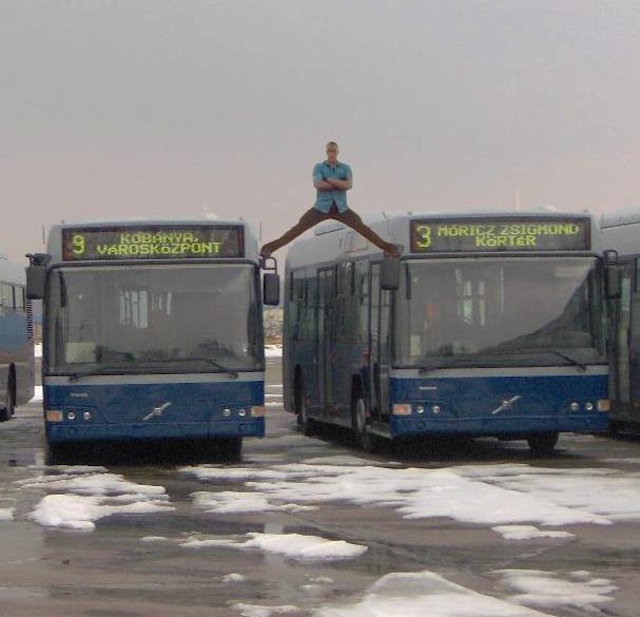 Illustration for article titled Volvók között spárgázik Gyurcsány Ferenc