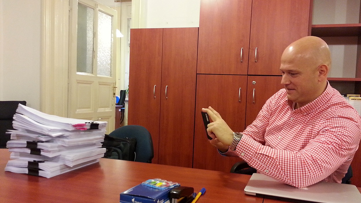 Ilyen masszív egy Filmalapos szerződés. Két óra, amíg aláírod.