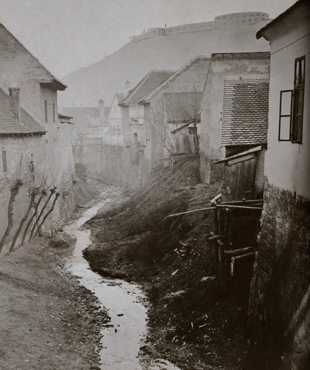 Illustration for article titled Falu a városban – nyolcvan éve kezdték meg a Tabán bontását