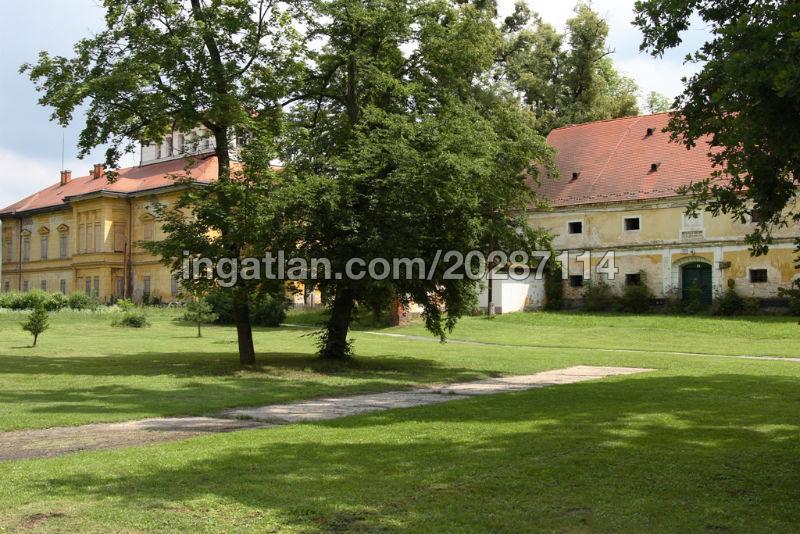 Illustration for article titled Tényleg 165 millióért vehetsz magadnak itthon egy várat?