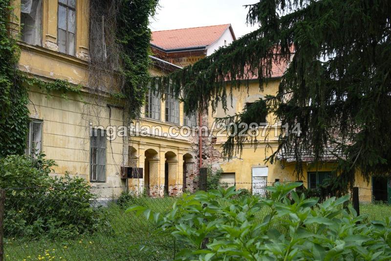 Illustration for article titled Tényleg 165 millióért vehetsz magadnak itthon egy várat?