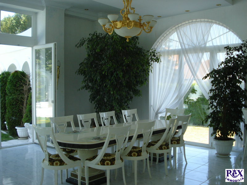 Illustration for article titled Tényleg 165 millióért vehetsz magadnak itthon egy várat?