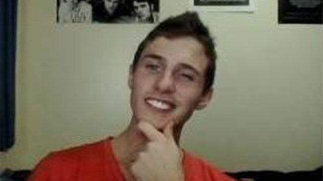 Bekapcsolta a webkamerát, felgyújtotta magát, százaknak közvetített