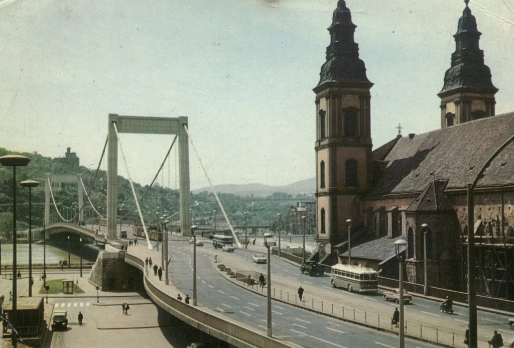 Illustration for article titled Nincs semmi a neten, szóval itt van pár csodás régi kép Budapestről