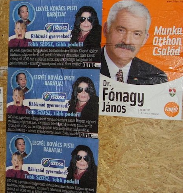 Óriásplakáton reklámozzák a Kuruc.infót