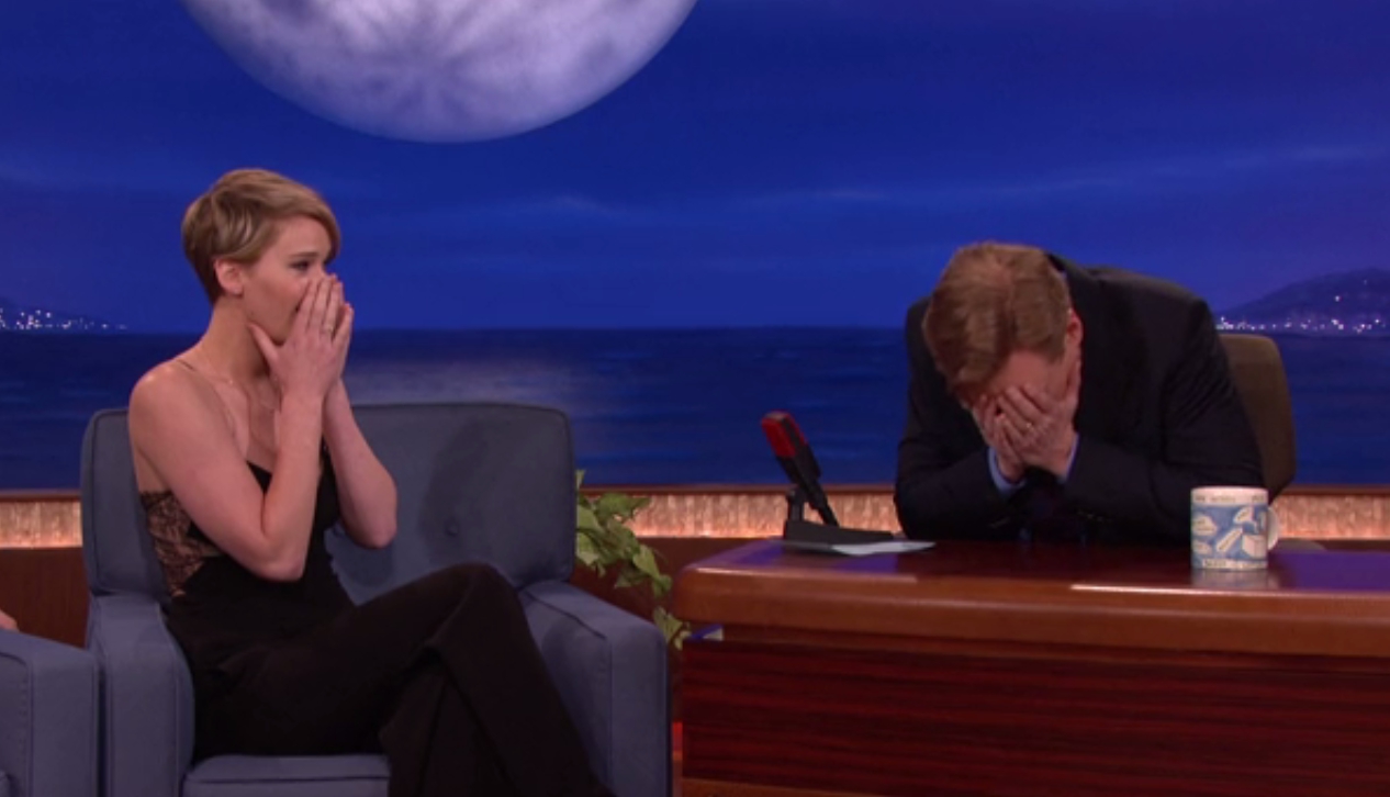 A takarítónő találta meg az imádnivaló Jennifer Lawrence seggdugóit