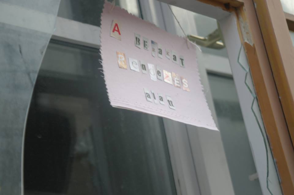 Szuper ötlet Pécsről a Törött Ablak Galéria