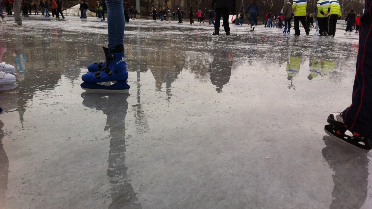 Bréking: Összeomlás a Műjégen, felolvadt a jég