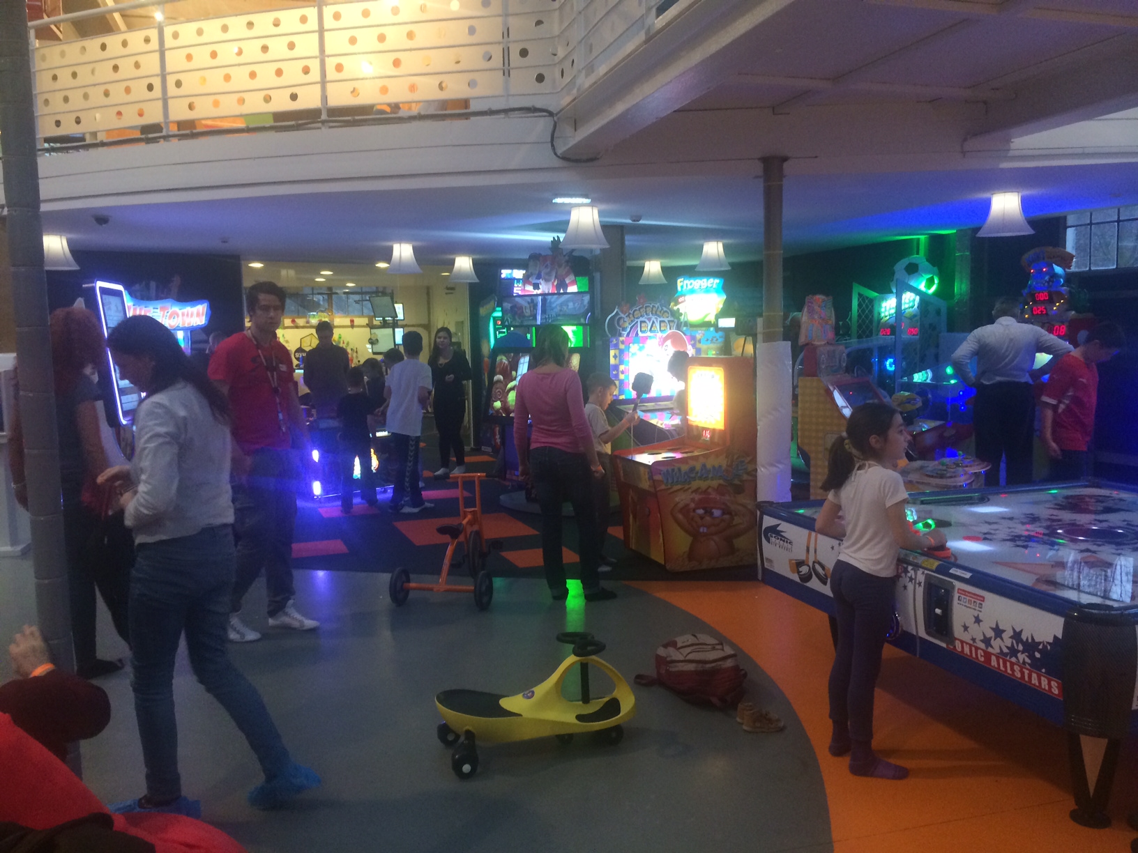 Illustration for article titled Jó, hogy nem játszókocsmát nyitottak gyerekeknek