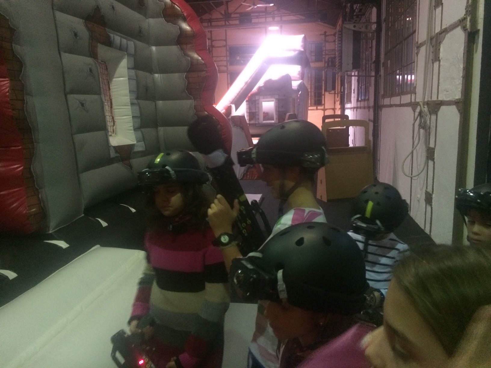 Illustration for article titled Jó, hogy nem játszókocsmát nyitottak gyerekeknek